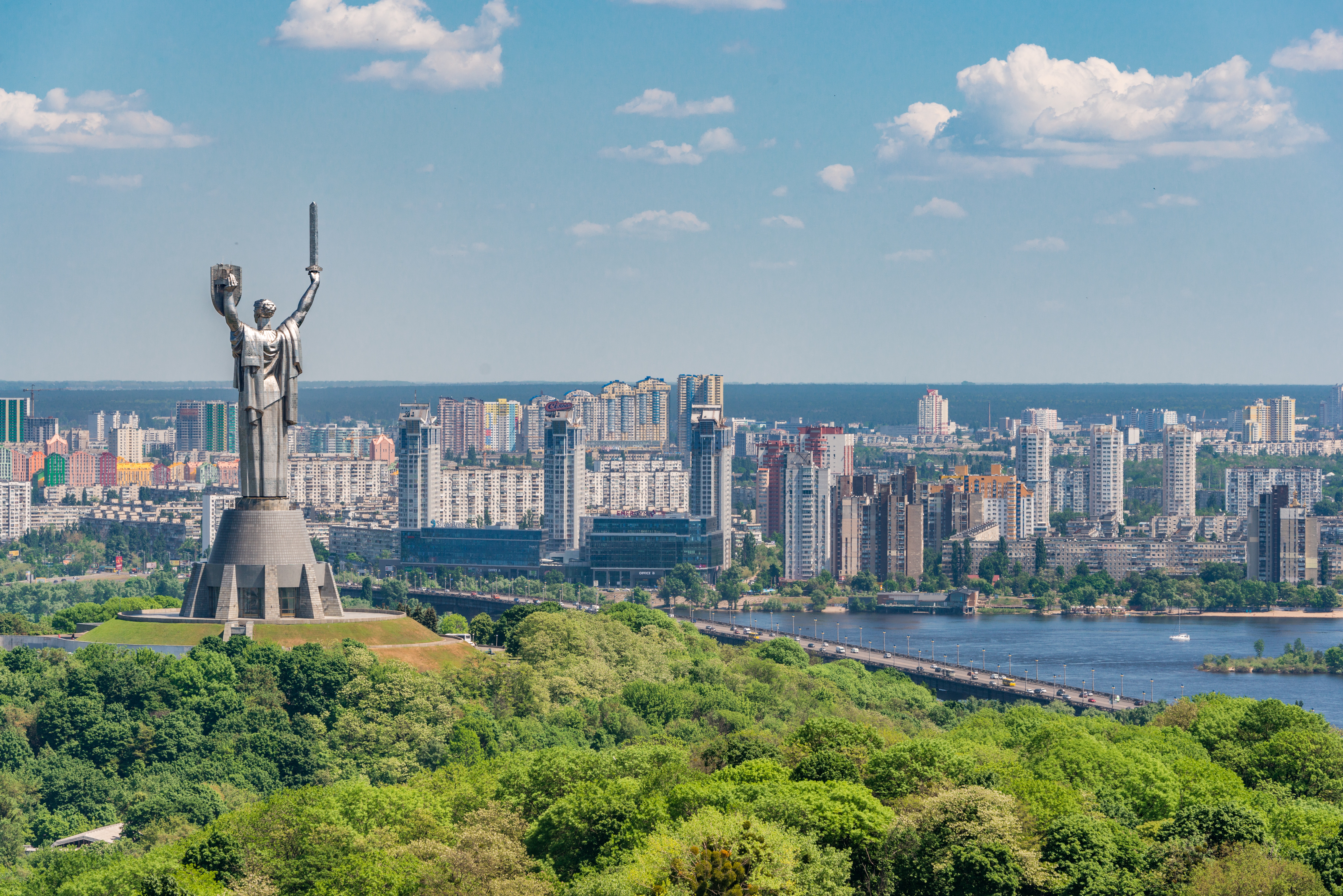 Куди поїхати туристу в Києві: 10 головних місць на автомобілі